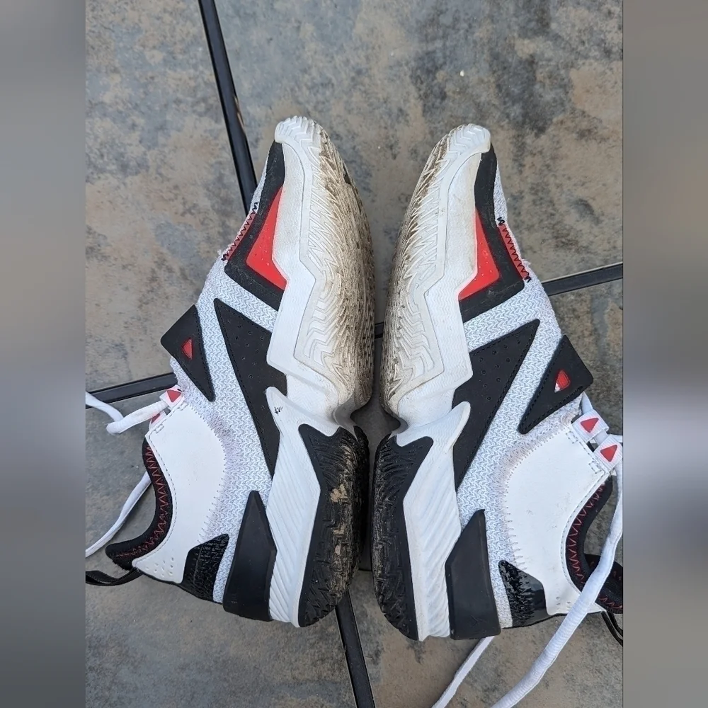 Jordan Kids White Black Red Zig-Zag Basketball Sneakers